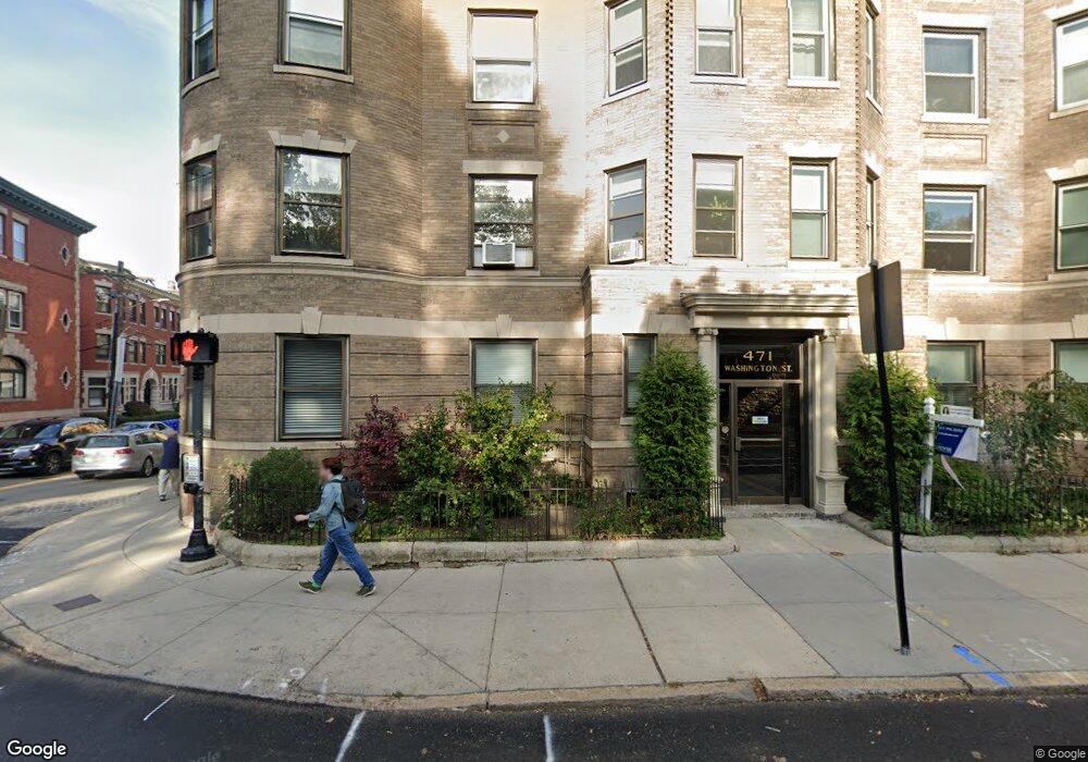 471 Washington St unit 5,471, Brookline, MA 02446 - photo 1