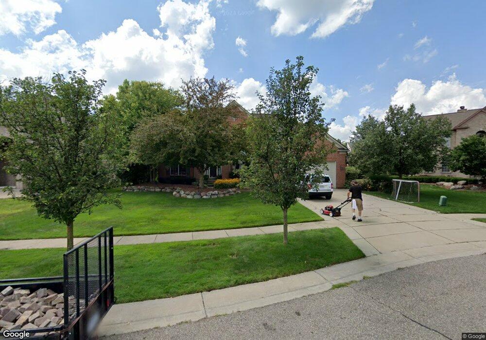 4526 Northridge Ct, West Bloomfield, MI 48323 - photo 1