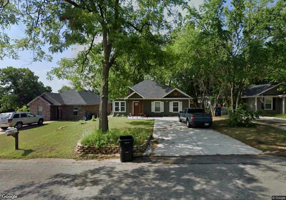 412 W Johnson St, Denison, TX 75020 - photo 1