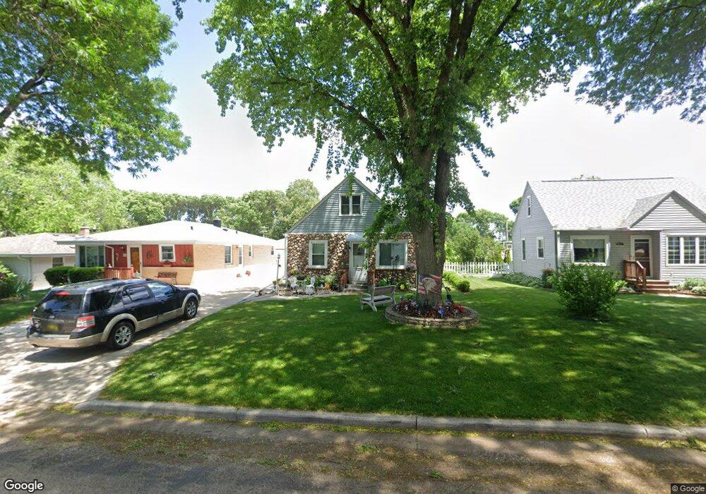 2008 N 118th St, Milwaukee, WI 53226 - photo 1