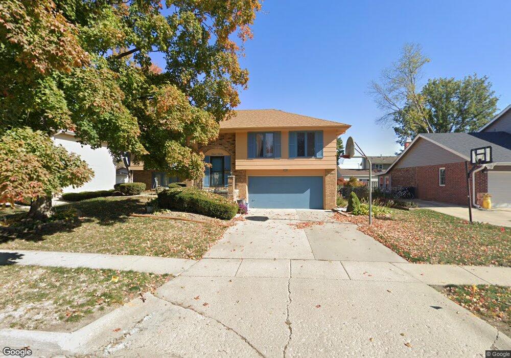 712 E 18th St N, Newton, IA 50208 - photo 1