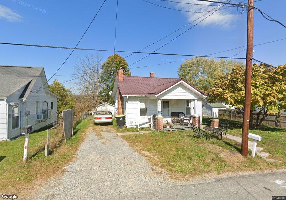 812 Paca St, Pulaski, VA 24301 - photo 1