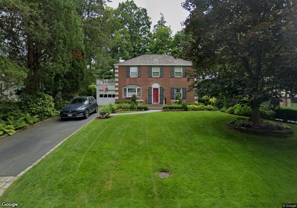 32 Short Dr, Manhasset, NY 11030 - photo 1