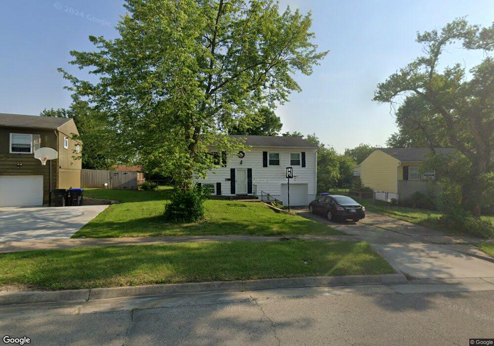 831 SE 36th Terrace, Topeka, KS 66605 - photo 1