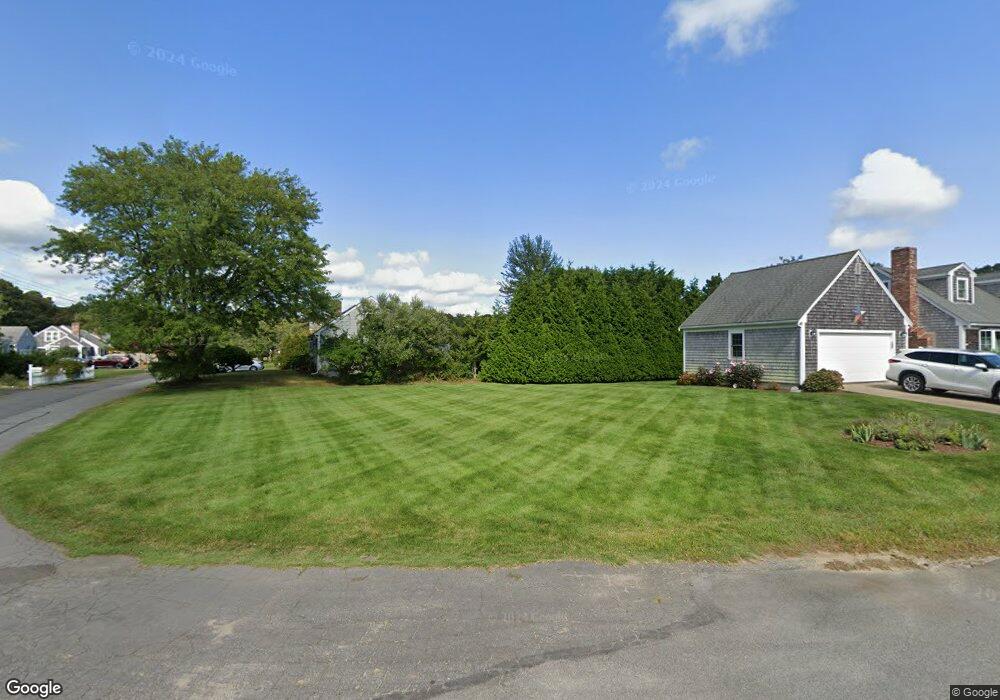 22 Arbutus Ln, West Dennis, MA 2670 - photo 1