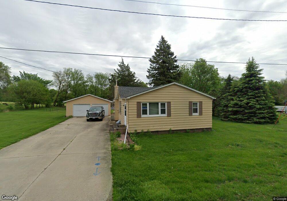 913 4th St S, Cordova, IL 61242 - photo 1