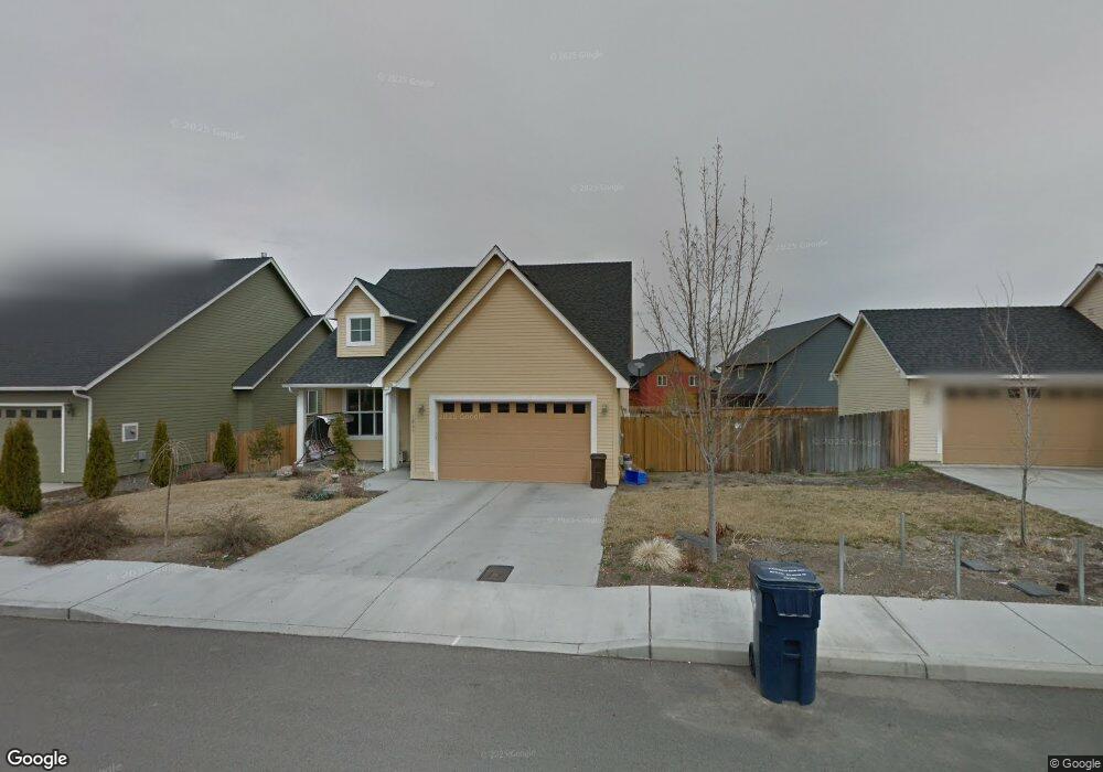 1863 NW Larch Ave, Redmond, OR 97756 - photo 1