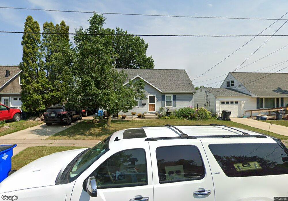 3518 H Ave NW, Cedar Rapids, IA 52405 - photo 1