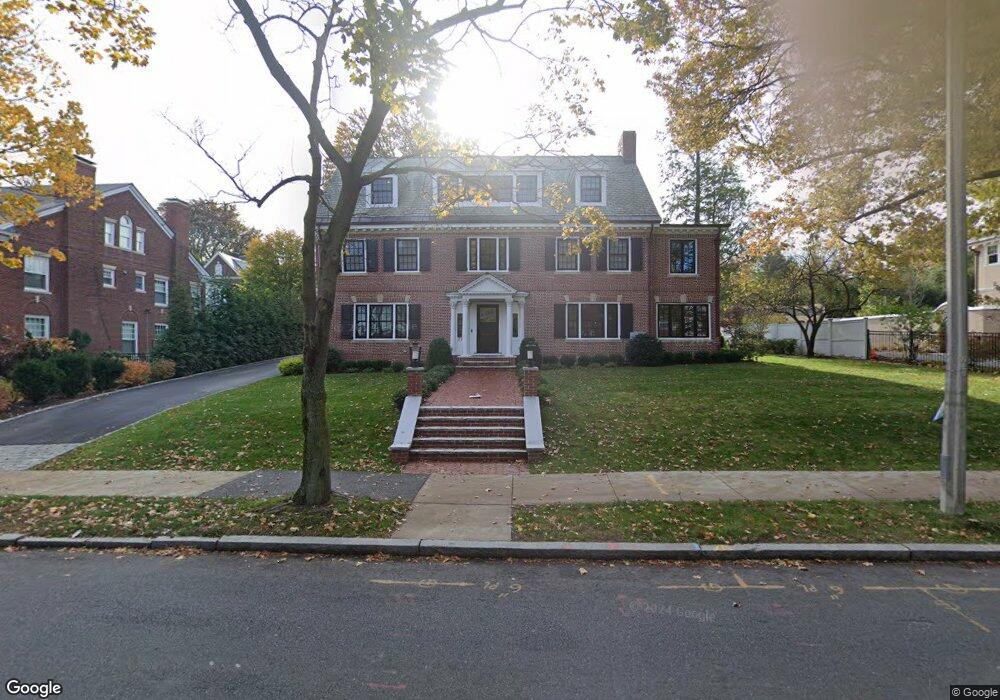 172 Dean Rd, Brookline, MA 02445 - photo 1