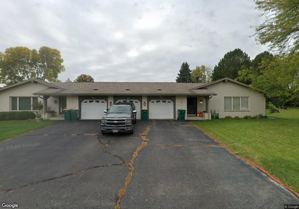 W157N10165 Mohawk Dr, Germantown, WI 53022 - photo 1