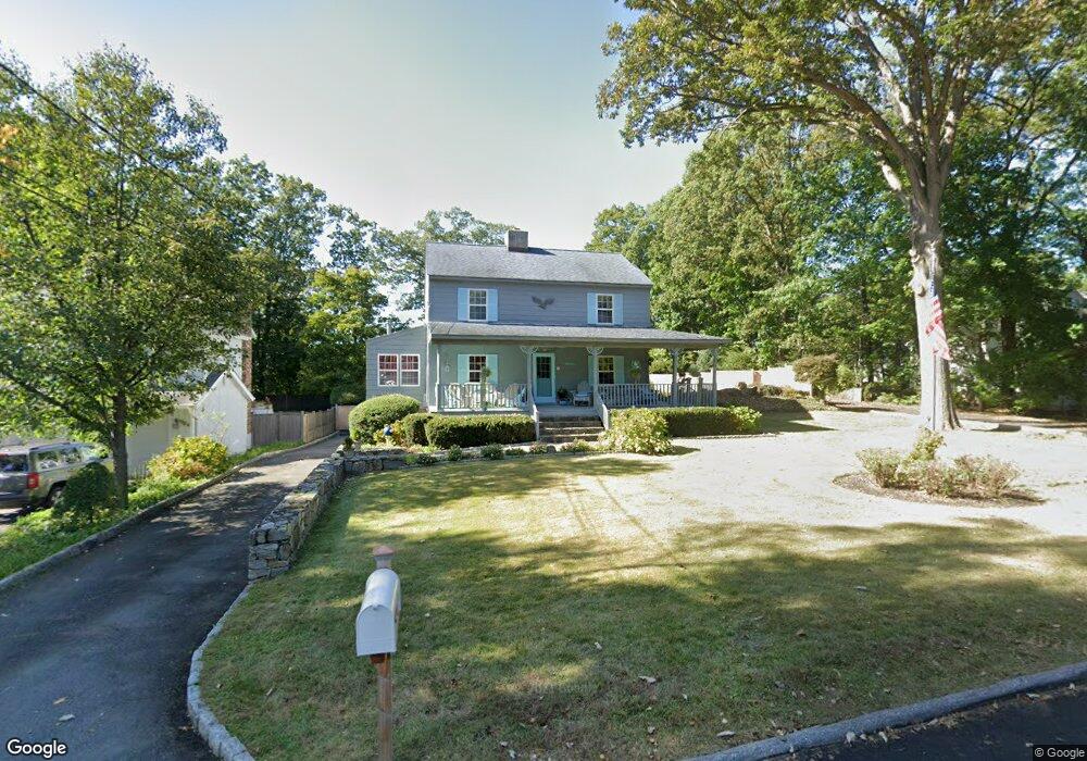 24 Richmond Dr, Old Greenwich, CT 06870 - photo 1