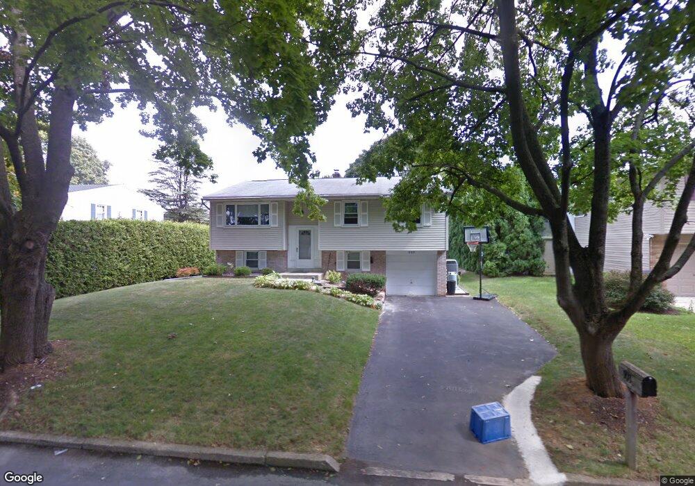 903 S Edward St, Allentown, PA 18103 - photo 1