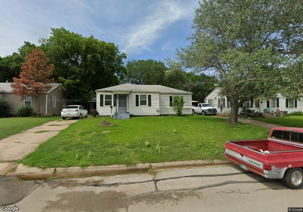 711 Maxwell St NW, Ardmore, OK 73401 - photo 1