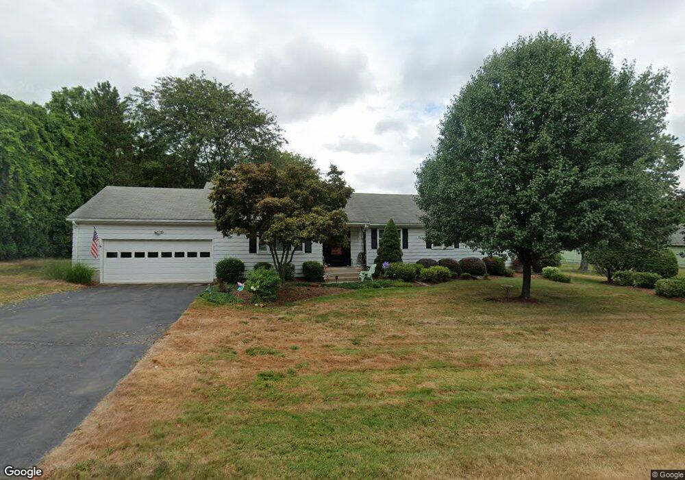 4 Warbler Cir, Bloomfield, CT 06002 - photo 1