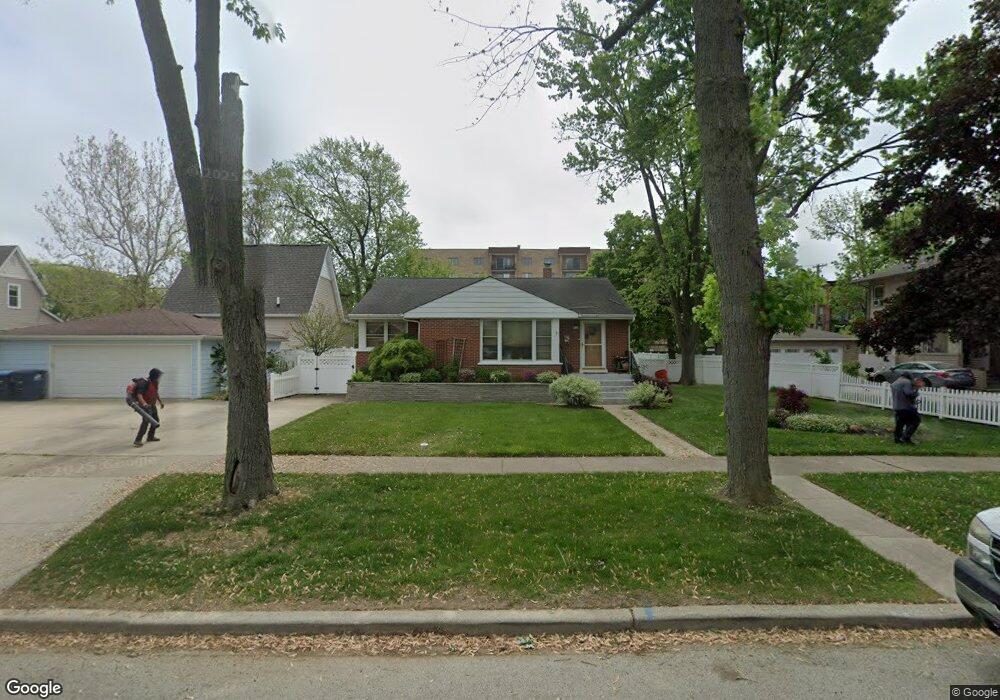 685 Laurel Ave, Des Plaines, IL 60016 - photo 1