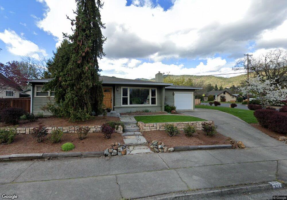 324 NE Mead St, Grants Pass, OR 97526 - photo 1