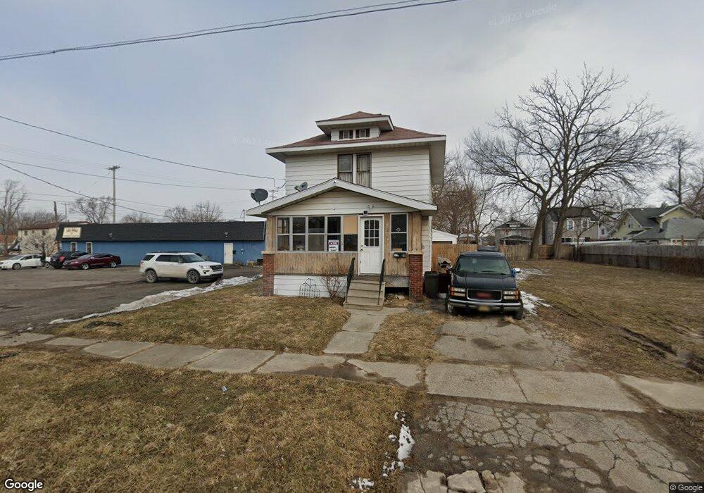 113 E Linsey Blvd, Flint, MI 48503 - photo 1