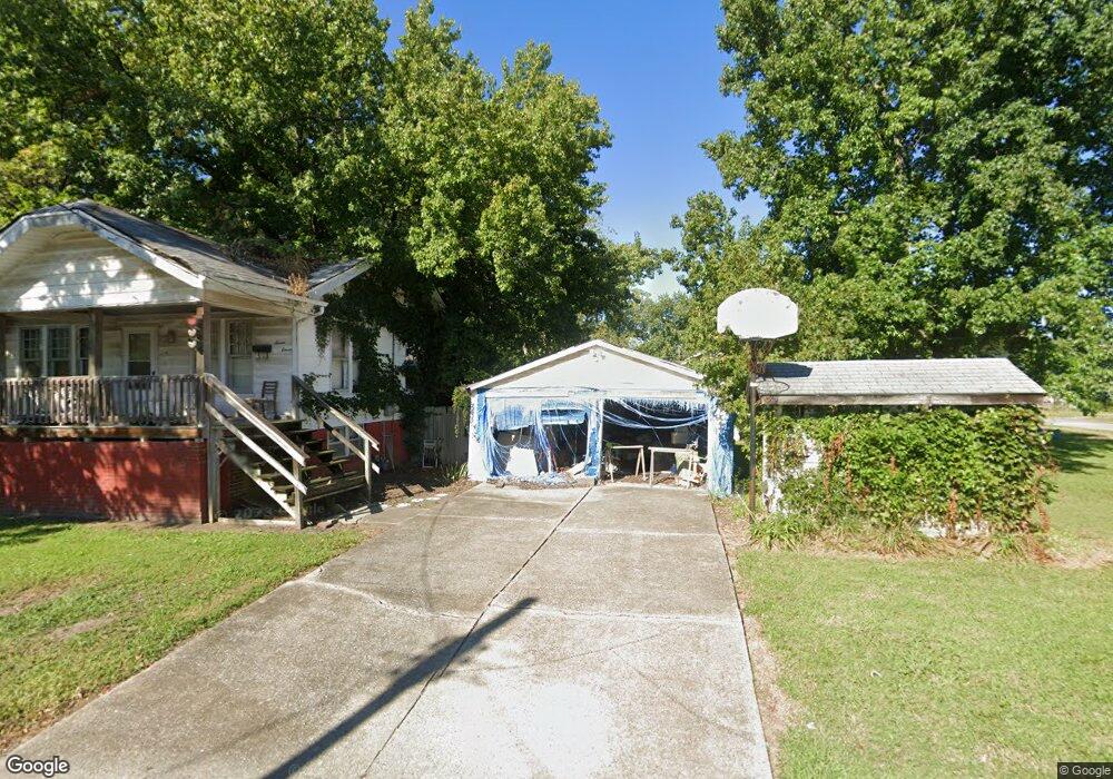 711 N Cherry St, Harrisburg, IL 62946 - photo 1