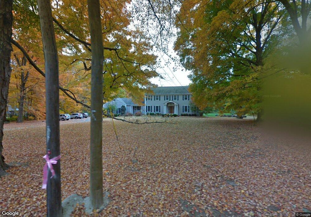 331 Hemlock Rd, Fairfield, CT 06824 - photo 1