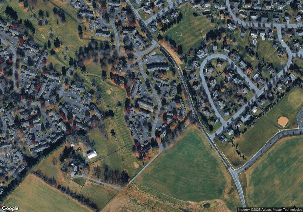 215 Barrington Ct, Palmyra, PA 17078 - photo 1