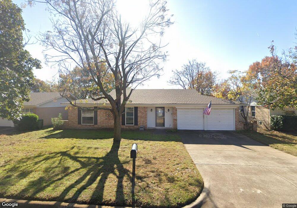 109 Garden Oaks Dr, Hurst, TX 76053 - photo 1