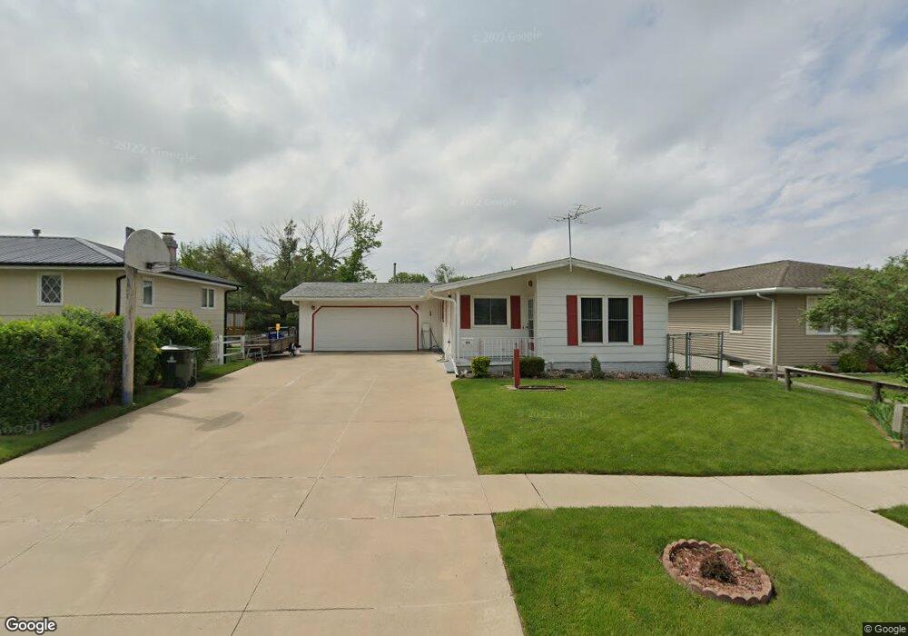 35 26th Avenue Dr SW, Cedar Rapids, IA 52404 - photo 1