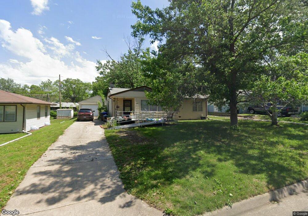 3562 SW Devon Ave, Topeka, KS 66611 - photo 1