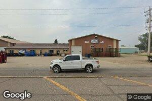 821 Greenway Ave, Hull, IA 51239