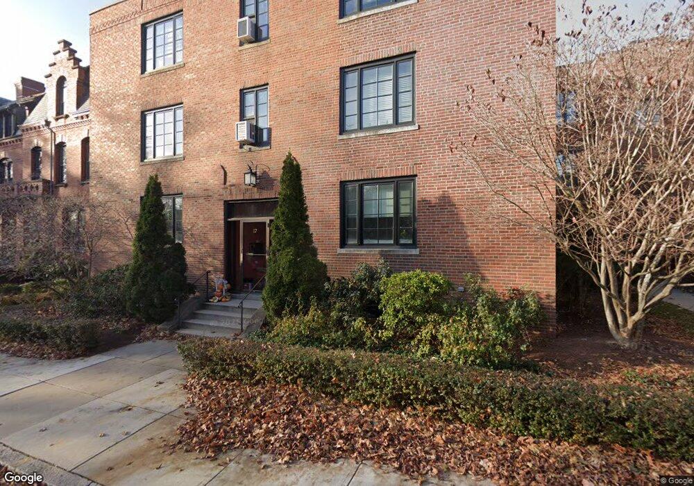 17 Monmouth Ct unit 5, Brookline, MA 02446 - photo 1