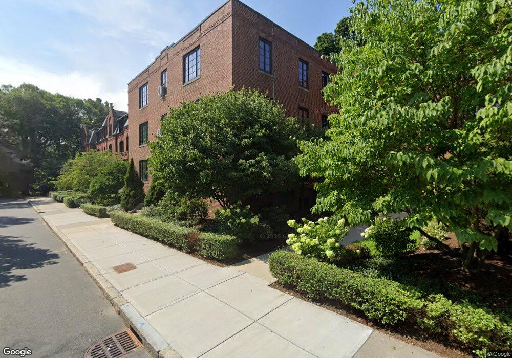 15 Monmouth Ct unit 4, Brookline, MA 02446 - photo 1