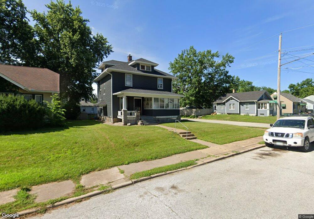 1823 W 16th St, Davenport, IA 52804 - photo 1