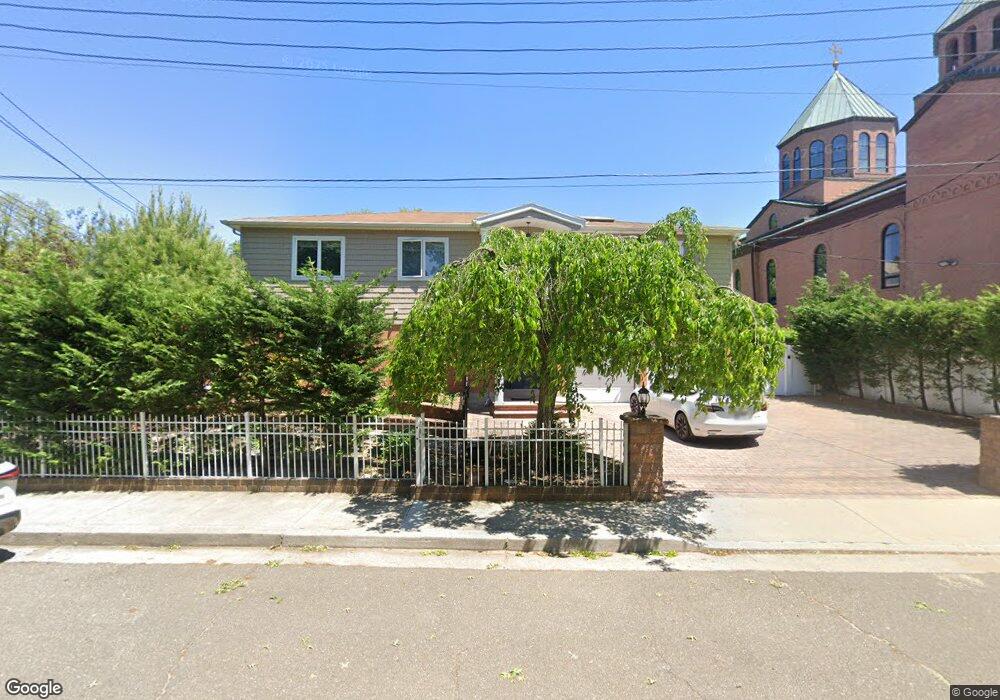 3861 234th St, Little Neck, NY 11363 - photo 1