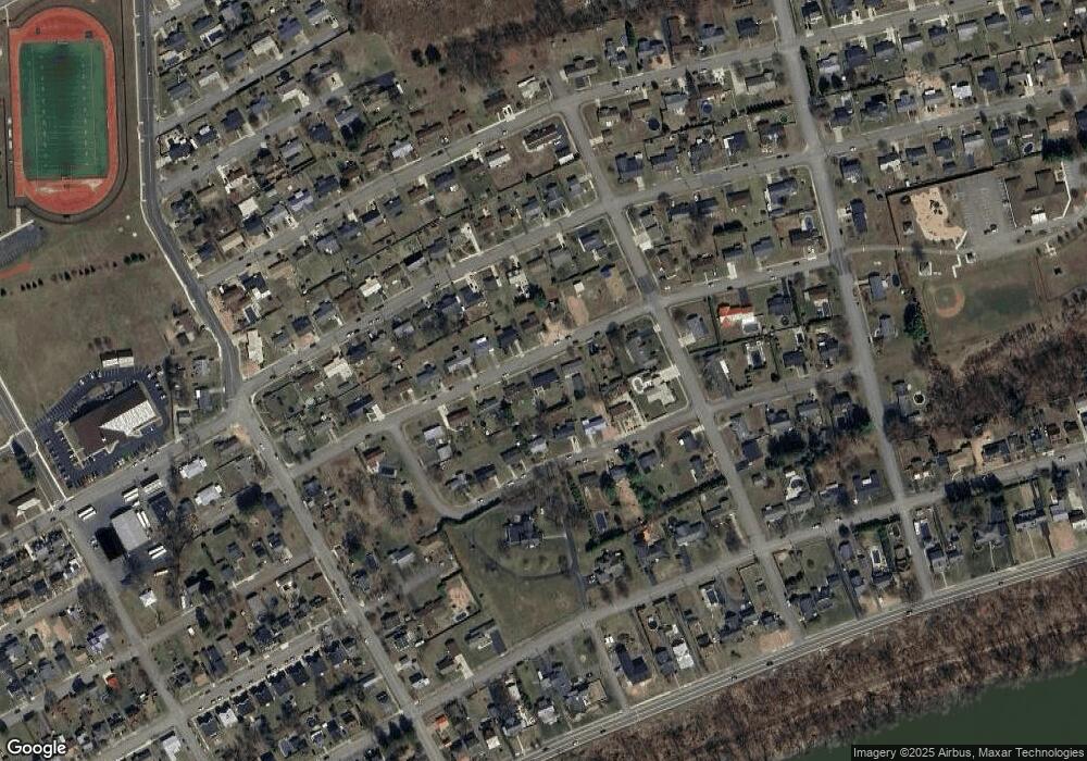 1018 E 4 1/2 St, Berwick, PA 18603 - photo 1