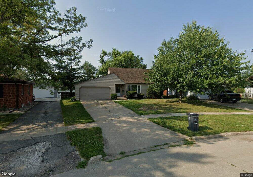 2811 Henry Ct NW, Cedar Rapids, IA 52405 - photo 1
