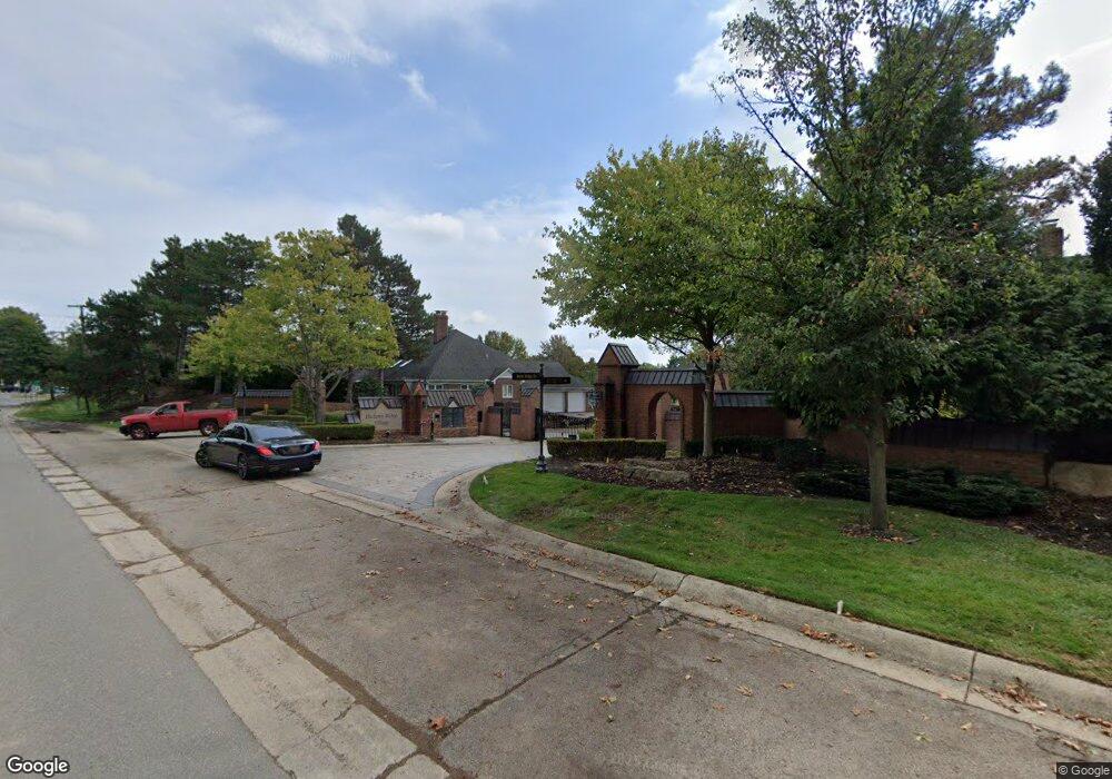 3021 East Ridge Ct, Bloomfield Hills, MI 48302 - photo 1