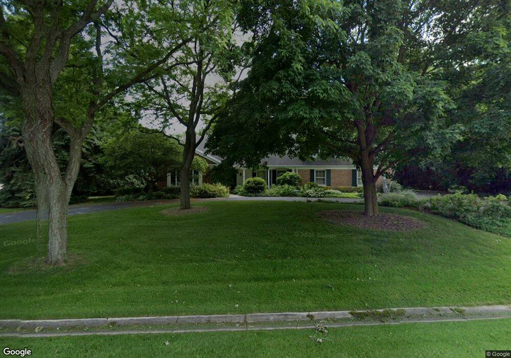 13055 Wrayburn Rd, Elm Grove, WI 53122 - photo 1