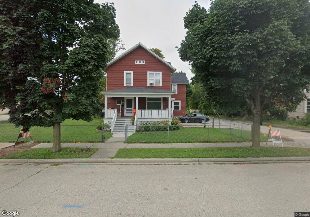 910 16th Ave, Menominee, MI 49858 - photo 1