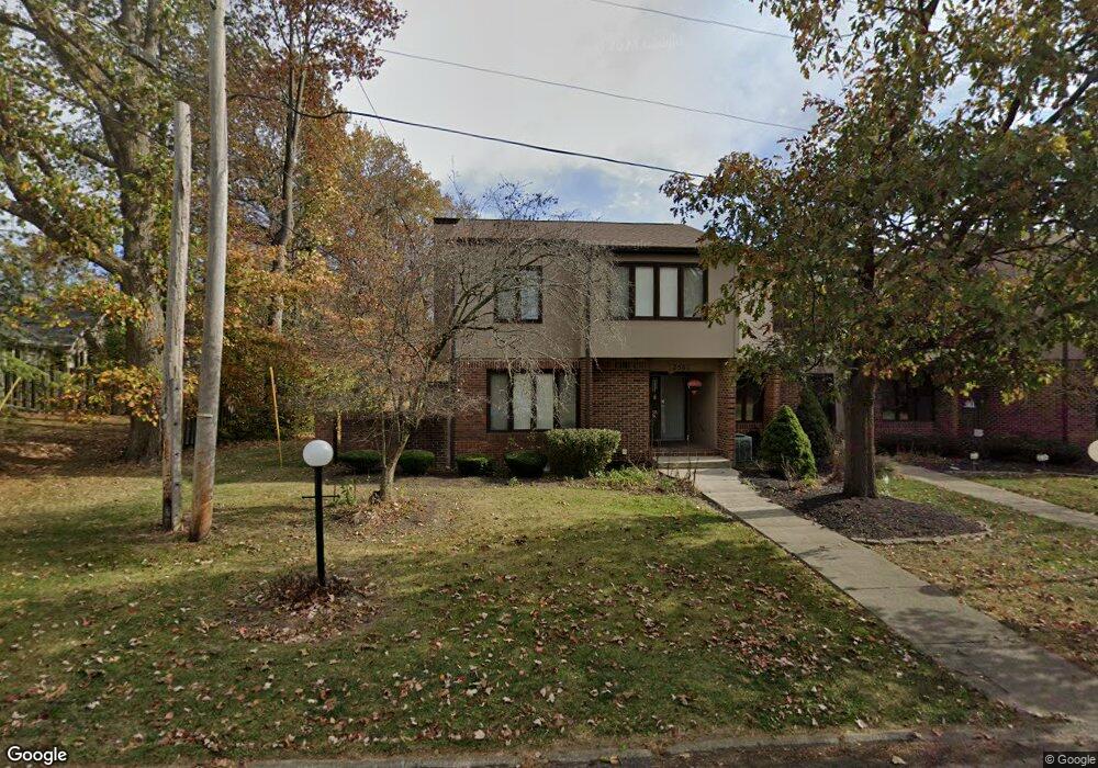 2501 Struthmore Dr, Lima, OH 45806 - photo 1