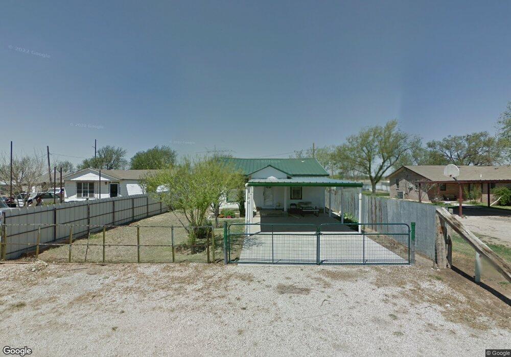 2611 Upchurch St, Plainview, TX 79072 - photo 1