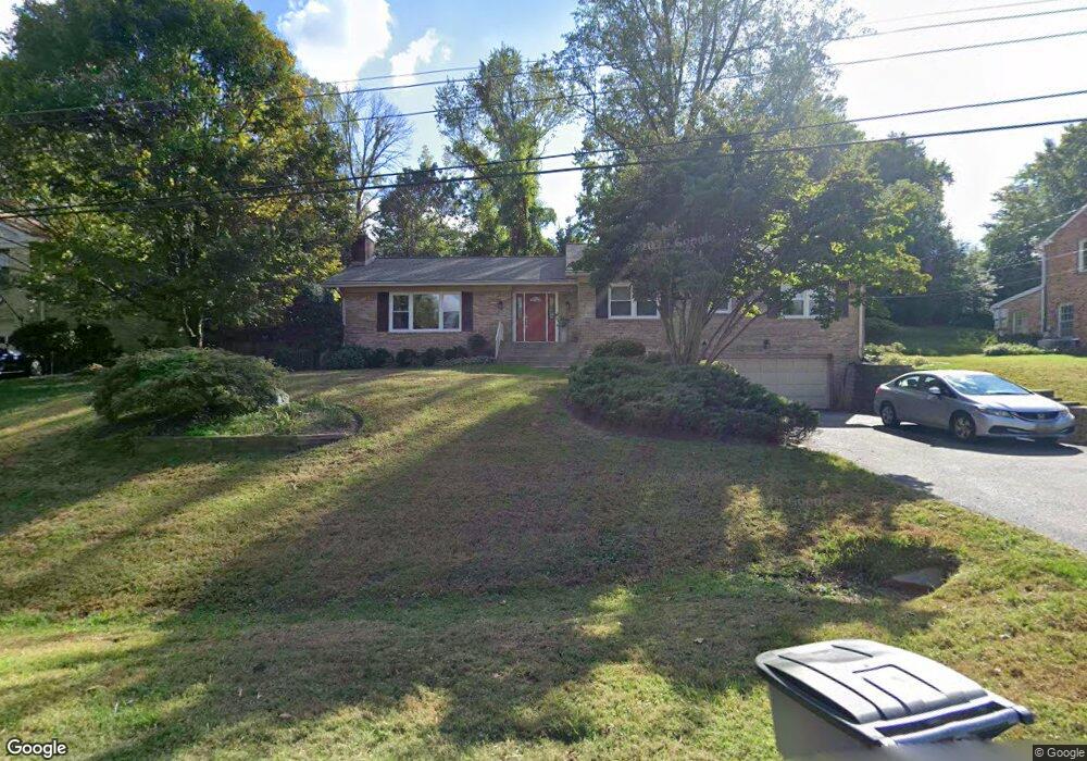 7618 Carteret Rd, Bethesda, MD 20817 - photo 1