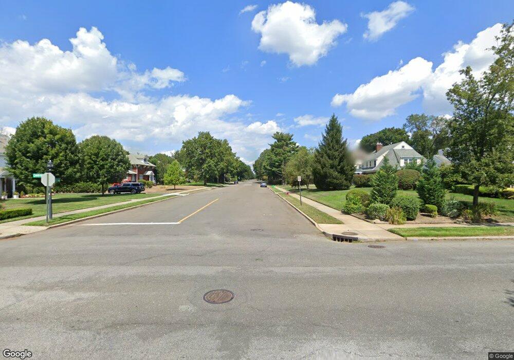 1 Whitehall Blvd S, Garden City, NY 11530 - photo 1