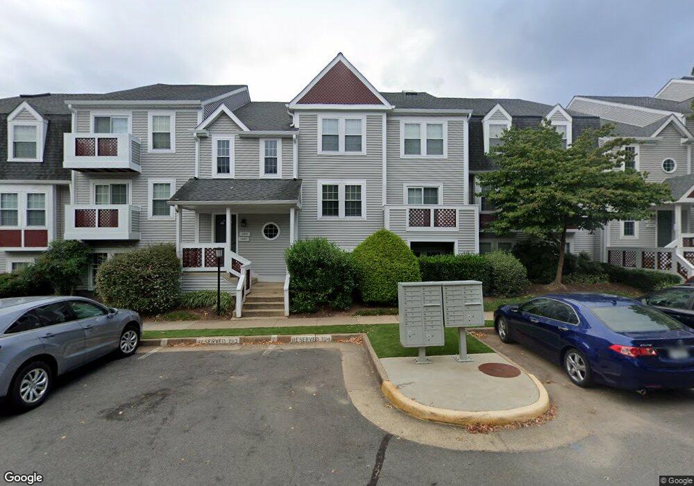 12899 Grays Pointe Rd unit 12899C, Fairfax, VA 22033 - photo 1