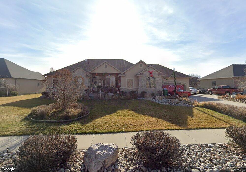 1547 Meadow Green Dr, Riverton, UT 84065 - photo 1