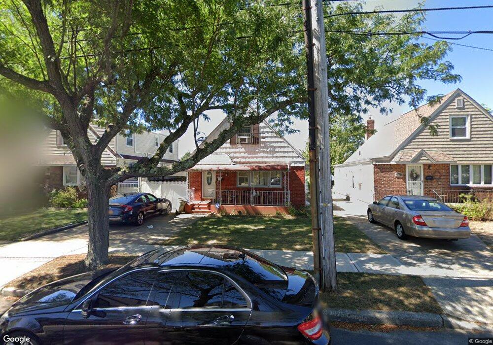 8036 268th St, Glen Oaks, NY 11004 - photo 1