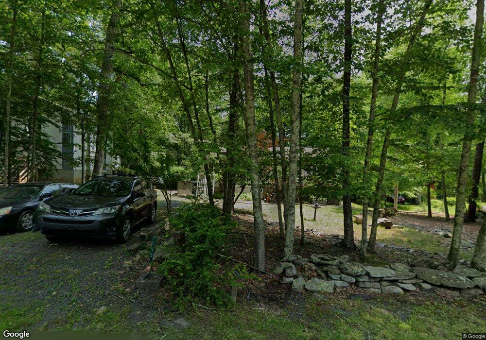 135 Porcupine Ct, Bushkill, PA 18324 - photo 1