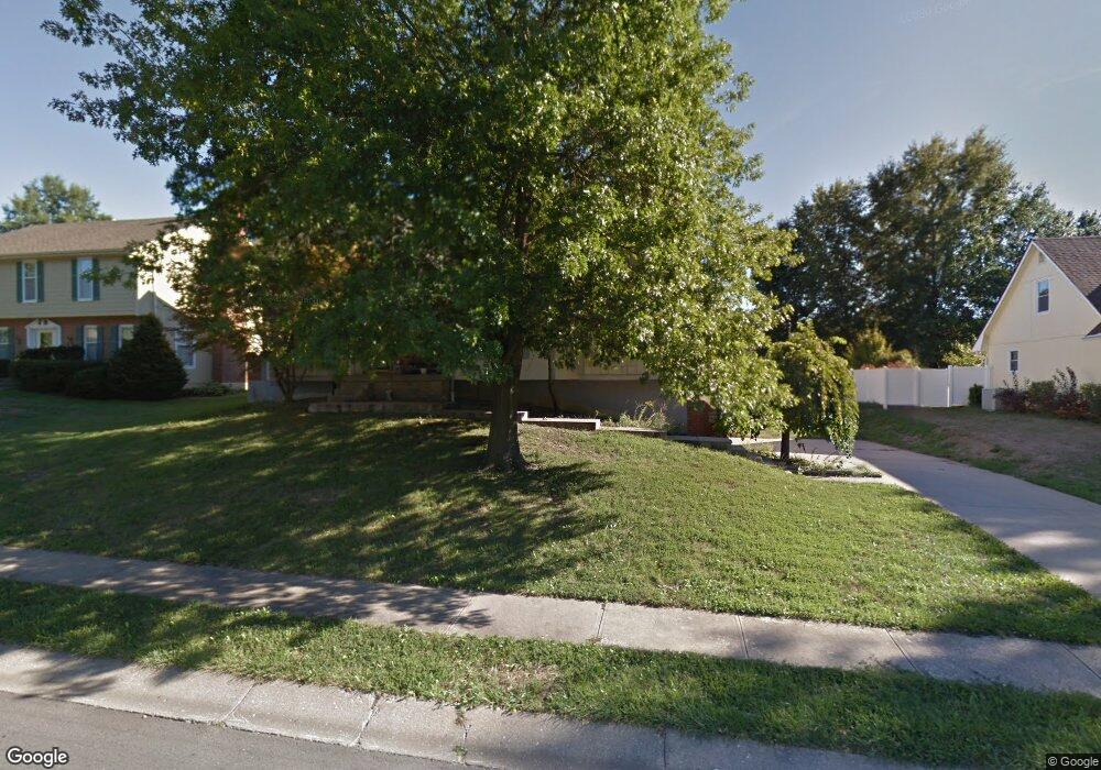 1304 NW Porter Dr, Blue Springs, MO 64015 - photo 1