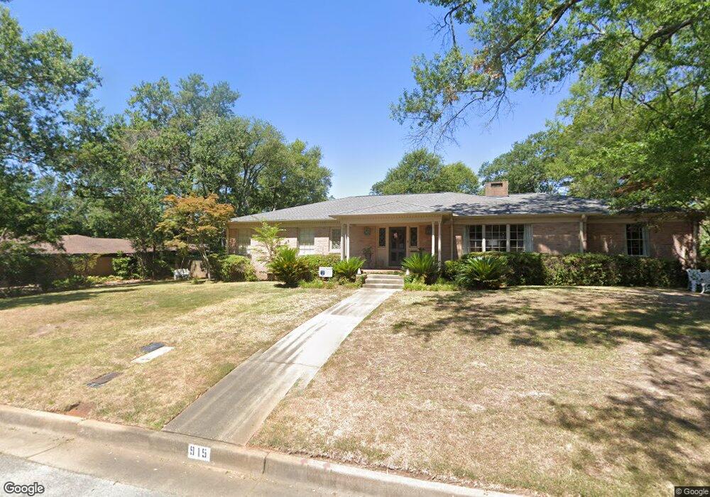 915 Hillcrest Dr, Longview, TX 75601 - photo 1