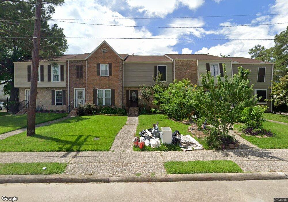 5795 Maple Hill Dr, Houston, TX 77088 - photo 1