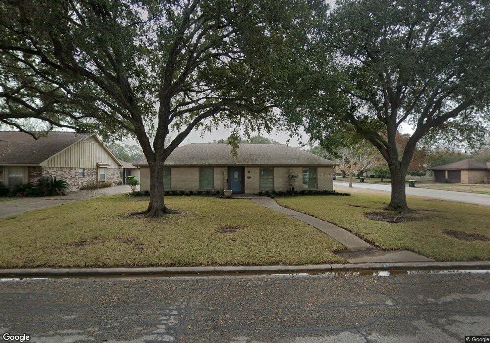 805 Country Club Dr, Richmond, TX 77469 - photo 1