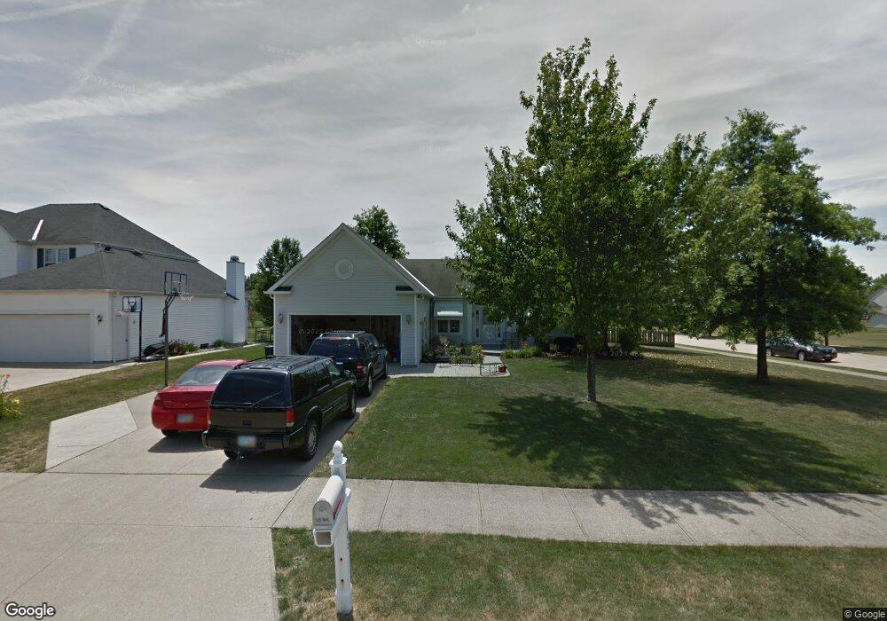 27045 Valeside Ln, Olmsted Falls, OH 44138 - photo 1